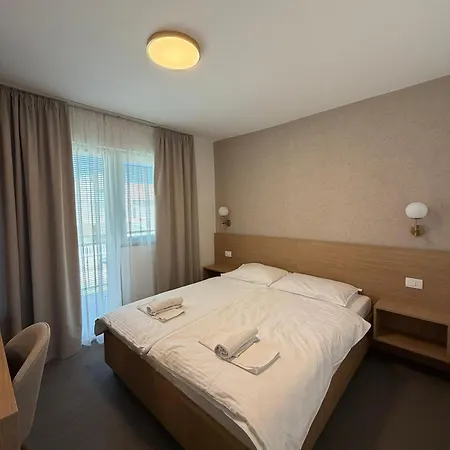 Pansion Nikica Kozina 住宿加早餐酒店 Međugorje