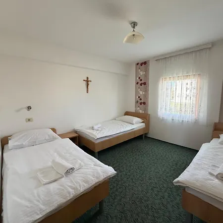 Pansion Nikica Bed & Breakfast 4*