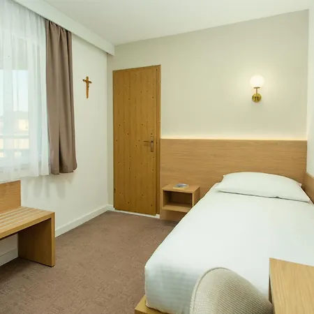 Bed & Breakfast Pansion Nikica 4*