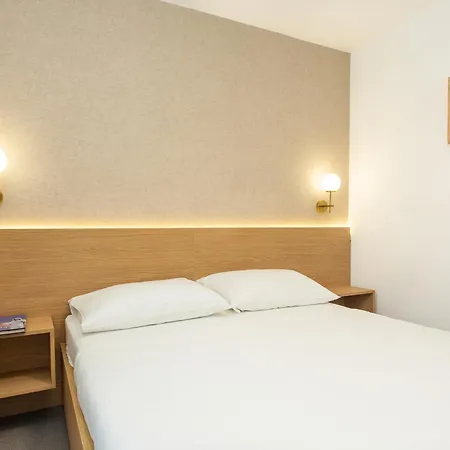 Pansion Nikica Bed & Breakfast 4*